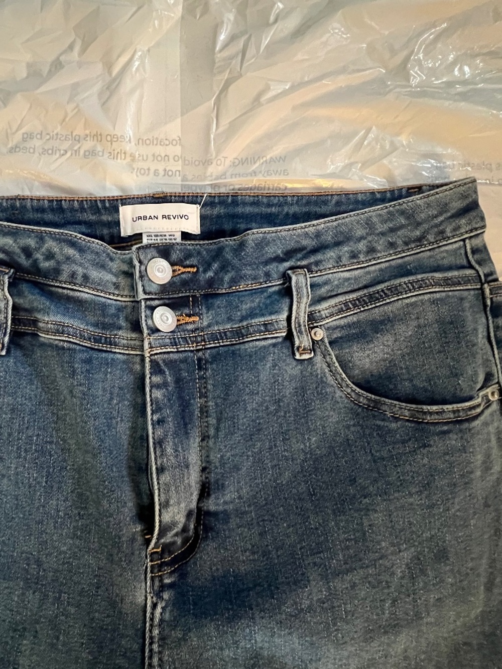 Urban Revivo Flared Slit Hem Jeans in Blue Size12 Like New (Worn Just Once) - Picture 13 of 16